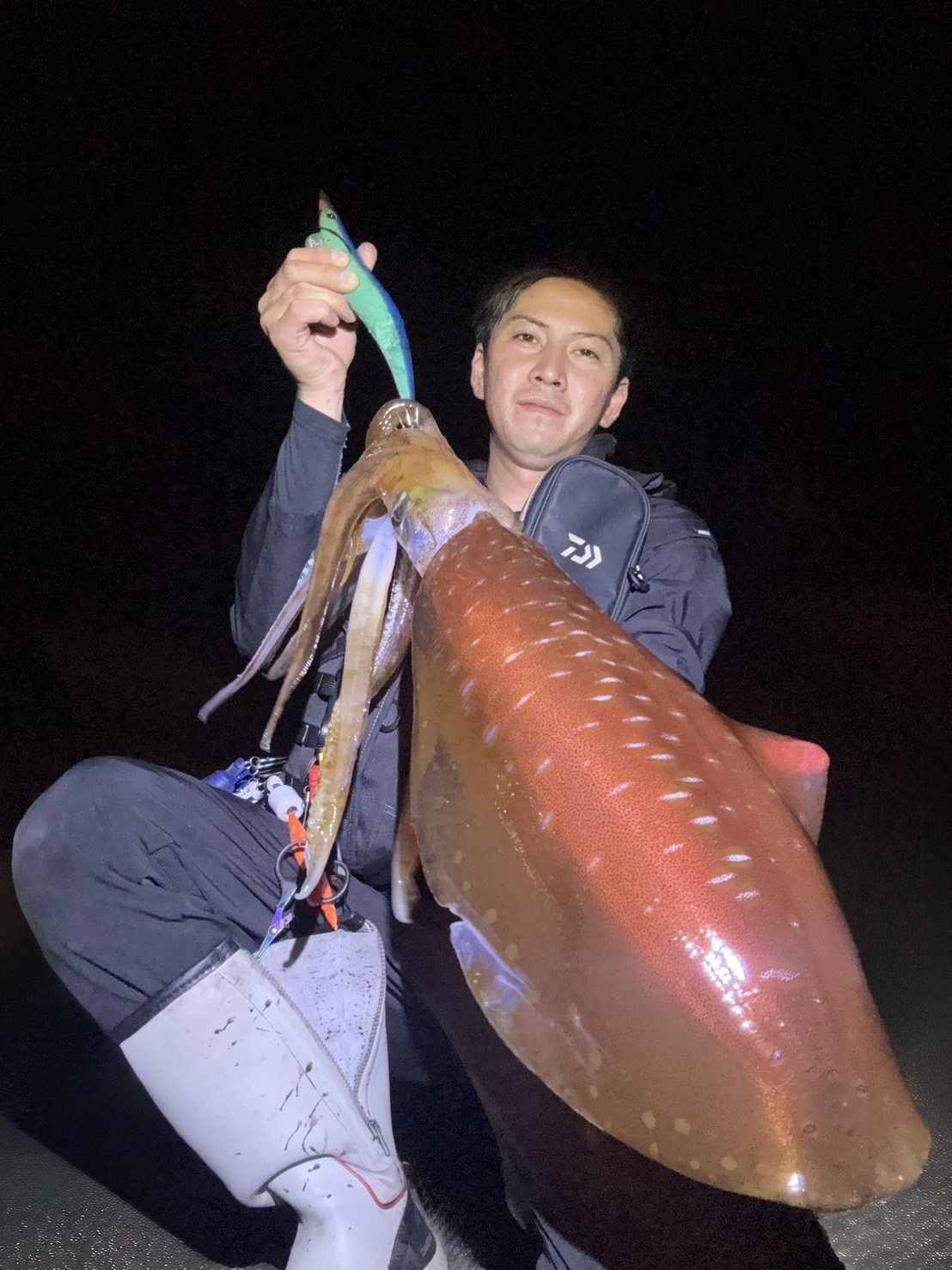 【横風7m×デカエギ】エギ大分プラプラ7号が風を制す──レッドモンスター捕獲